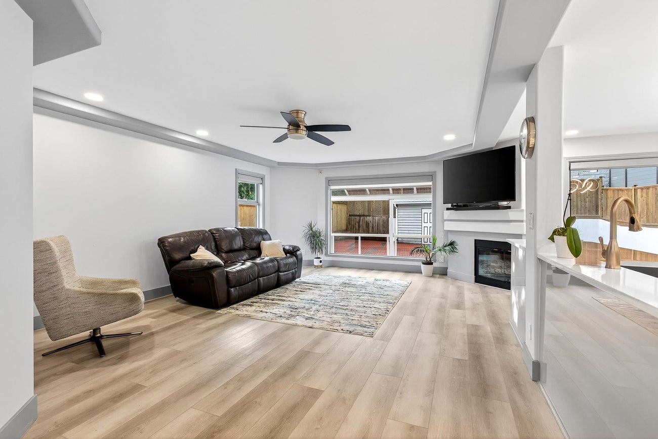 2271 Sorrento Drive - Coquitlam East Single Family Residence for Sale, 5 Bedrooms (R3078630)# - 11