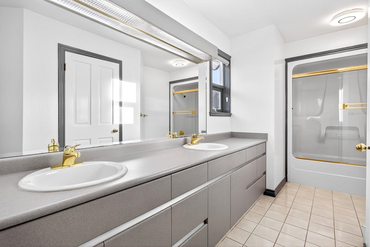 2271 Sorrento Drive - Coquitlam East Single Family Residence for Sale, 5 Bedrooms (R3078630)# - 27