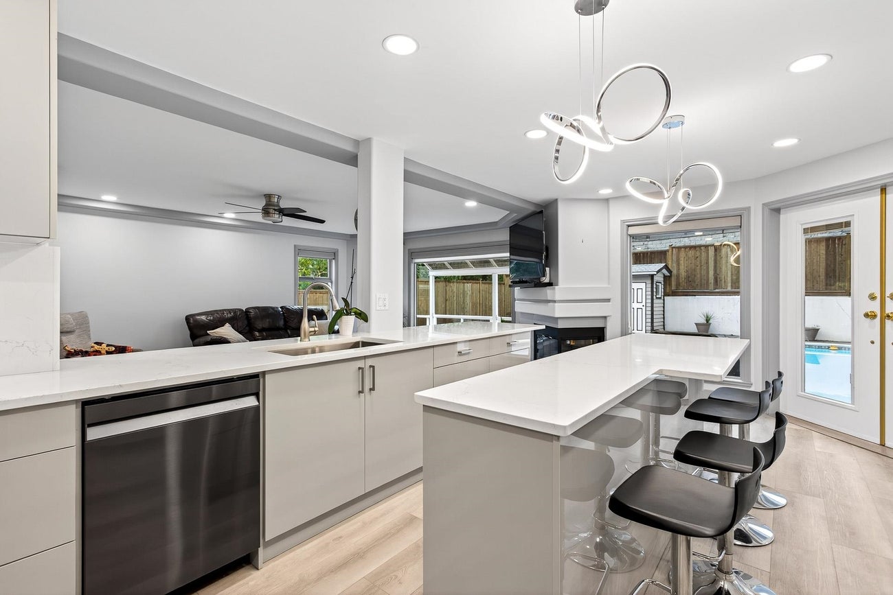 2271 Sorrento Drive - Coquitlam East Single Family Residence for Sale, 5 Bedrooms (R3078630)# - 5