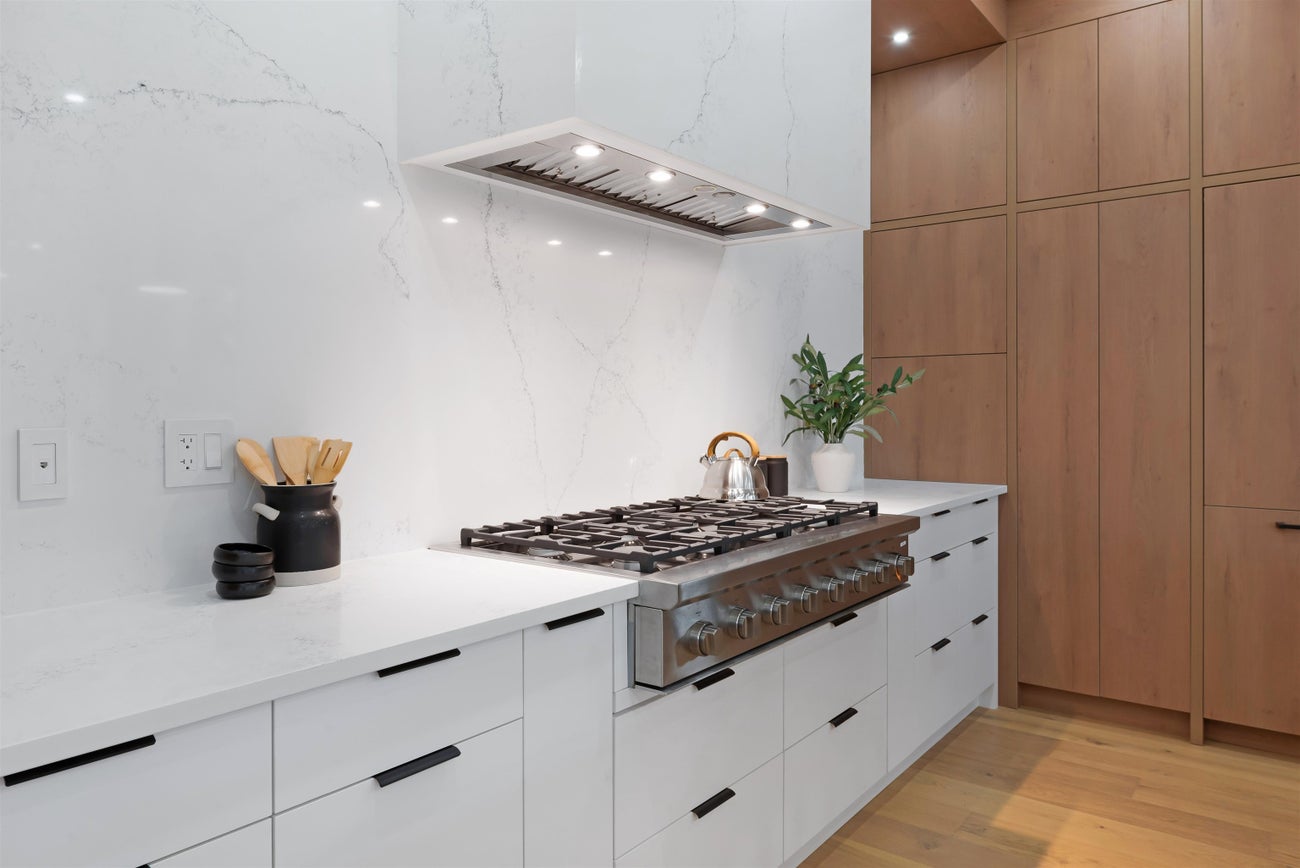 1846 Lemax Avenue - Central Coquitlam Single Family Residence for Sale, 9 Bedrooms (R3079108)# - 9