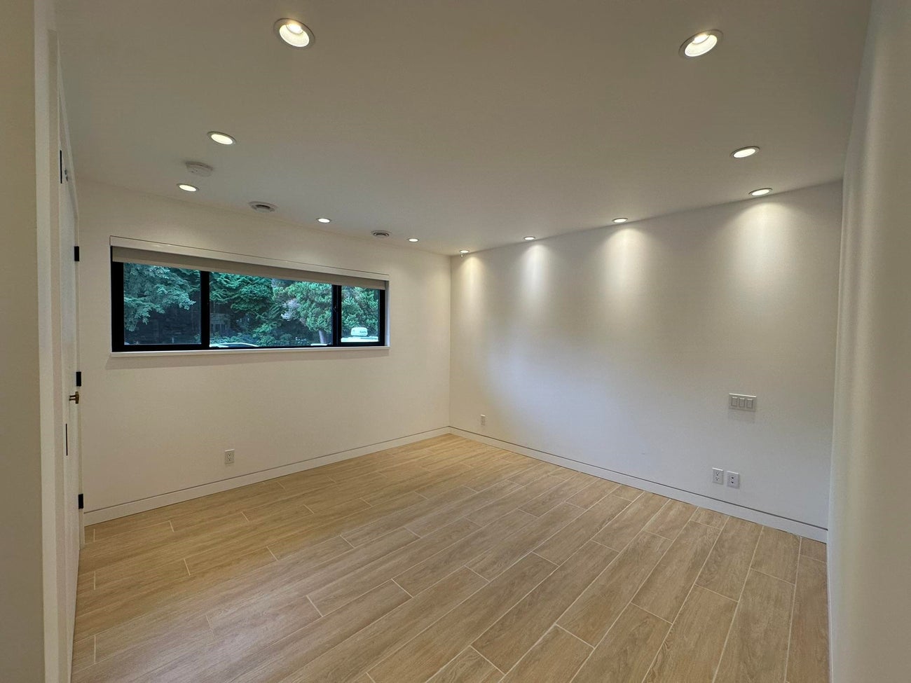 8258 Burnlake Drive - Government Road Single Family Residence for Sale, 4 Bedrooms (R3079141)# - 11