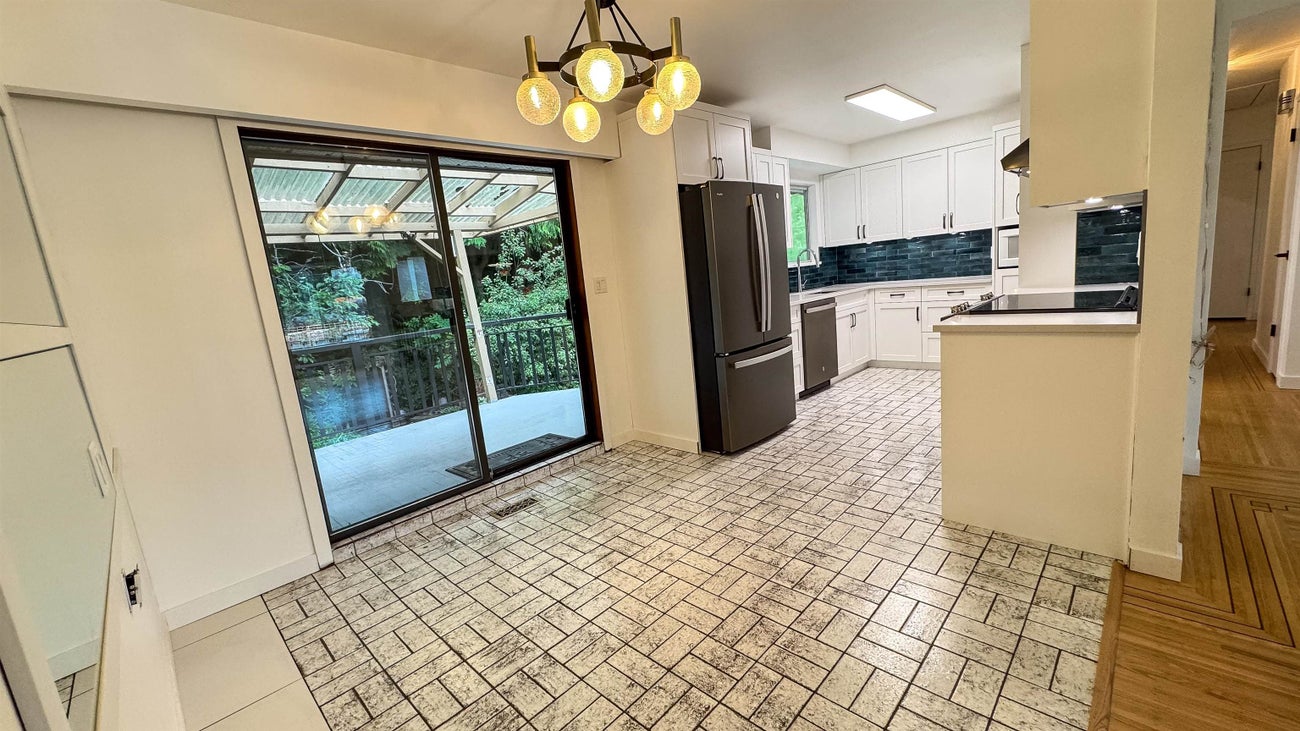 646 Claremont Street - Coquitlam West Single Family Residence for Sale, 4 Bedrooms (R3080468)# - 12