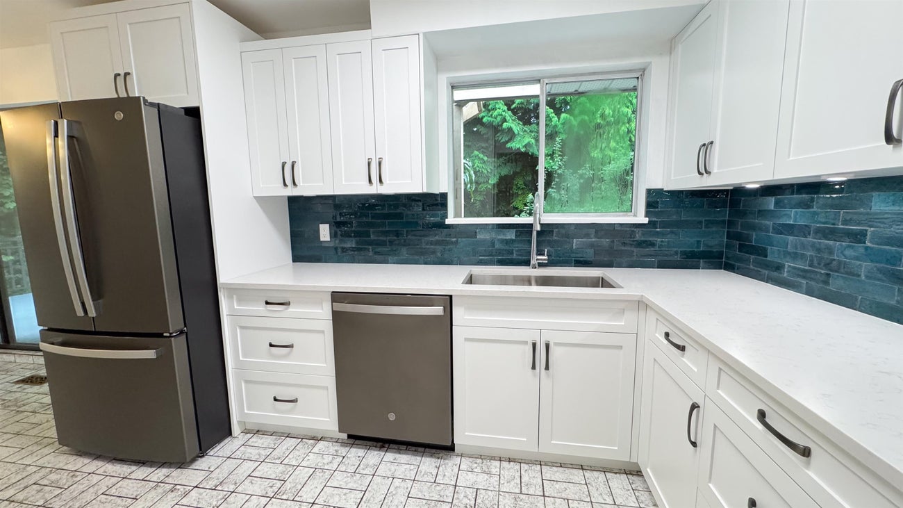 646 Claremont Street - Coquitlam West Single Family Residence for Sale, 4 Bedrooms (R3080468)# - 9