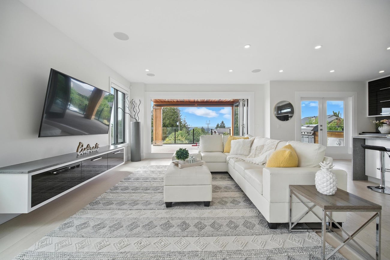 2113 Dawes Hill Road - Central Coquitlam Single Family Residence for Sale, 7 Bedrooms (R3080875)# - 14