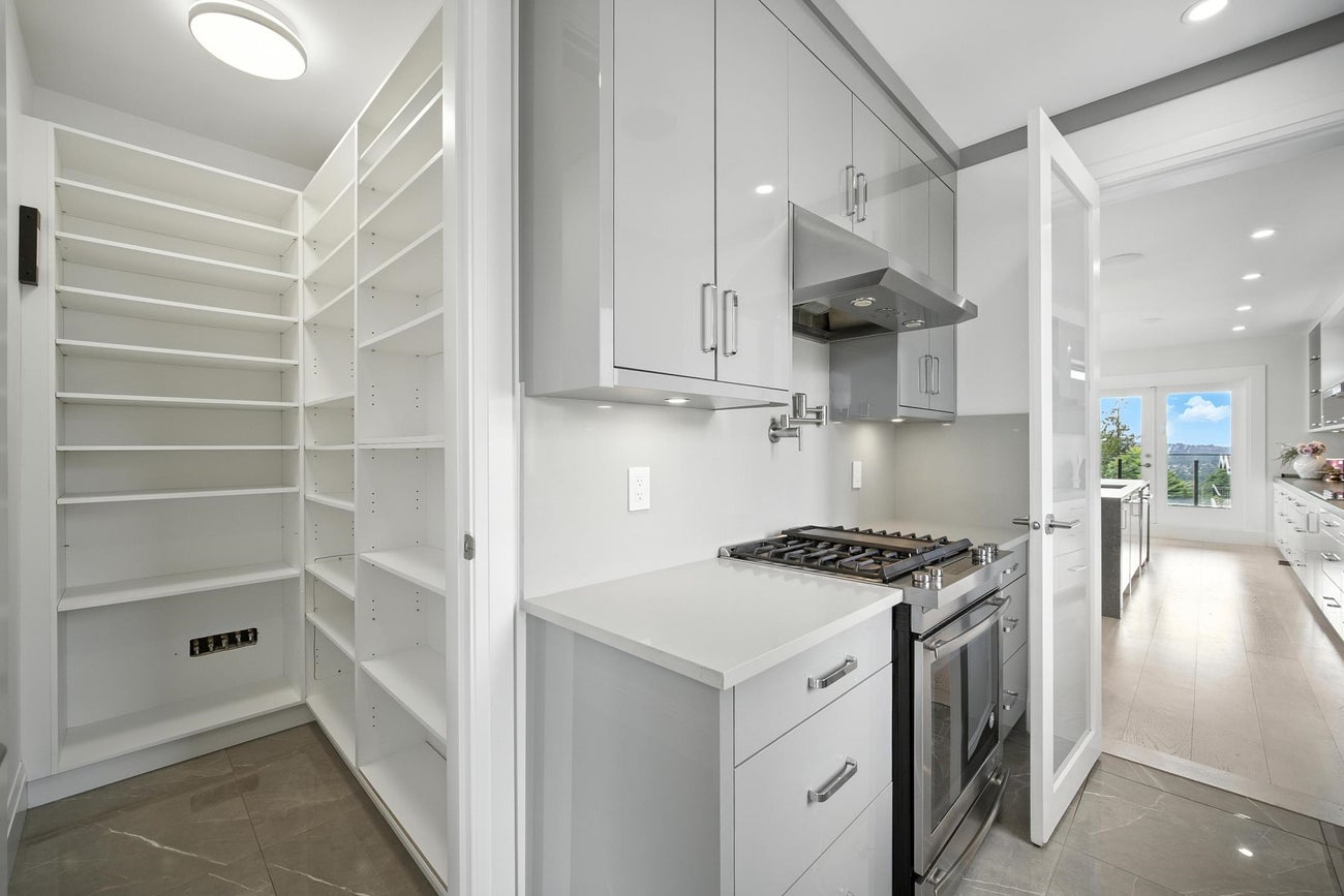 2113 Dawes Hill Road - Central Coquitlam Single Family Residence for Sale, 7 Bedrooms (R3080875)# - 16