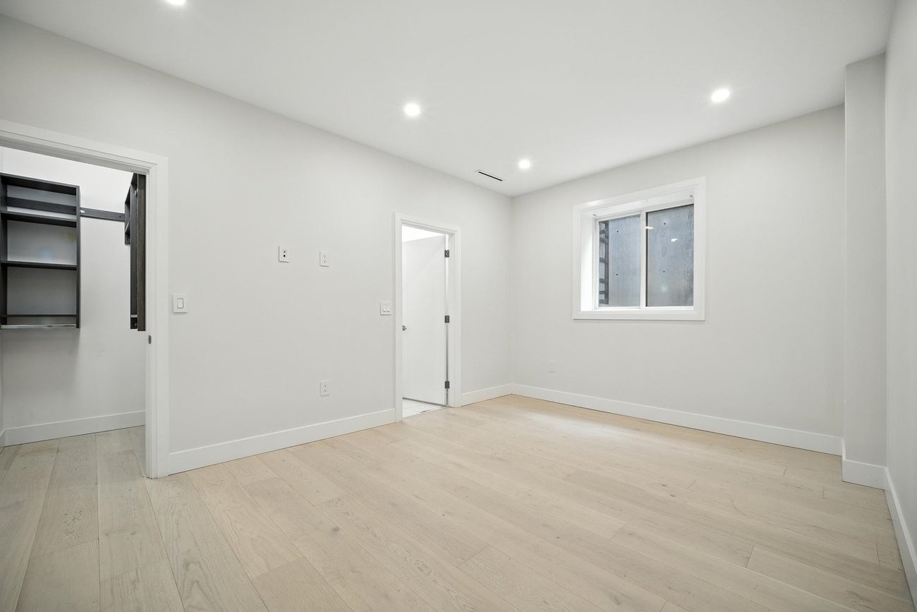 2113 Dawes Hill Road - Central Coquitlam Single Family Residence for Sale, 7 Bedrooms (R3080875)# - 29