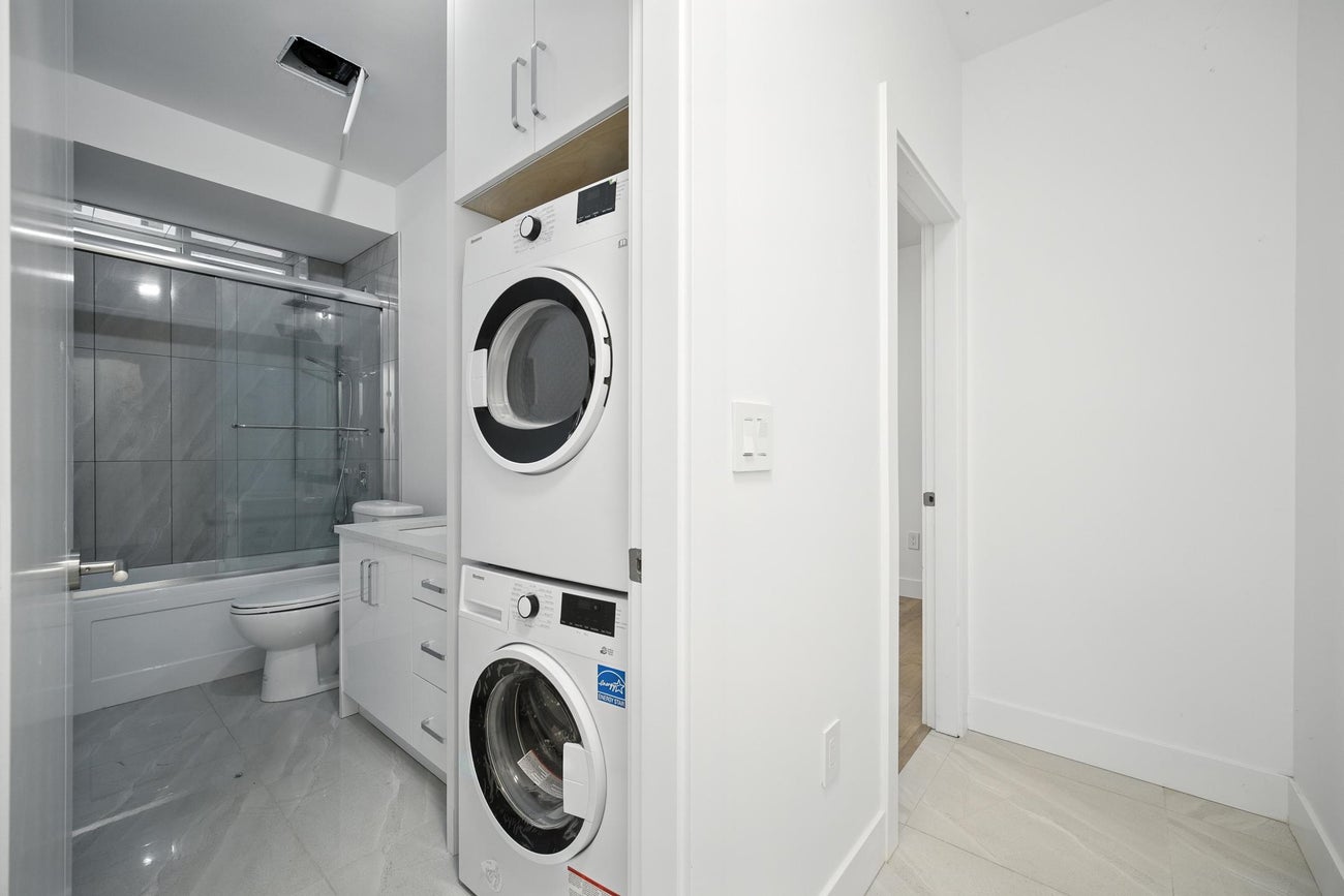 2113 Dawes Hill Road - Central Coquitlam Single Family Residence for Sale, 7 Bedrooms (R3080875)# - 38