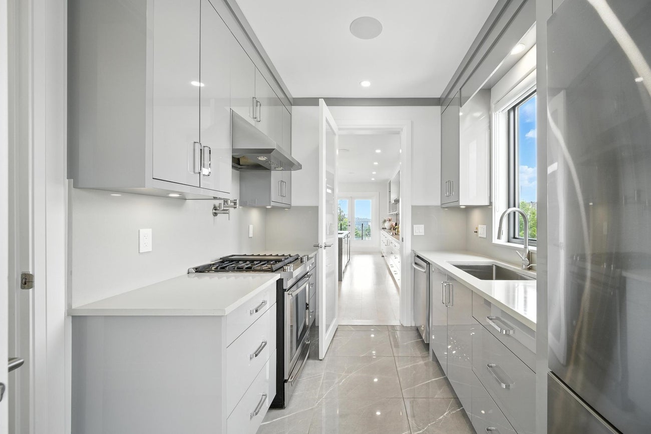 2113 Dawes Hill Road - Central Coquitlam Single Family Residence for Sale, 7 Bedrooms (R3080875)# - 6