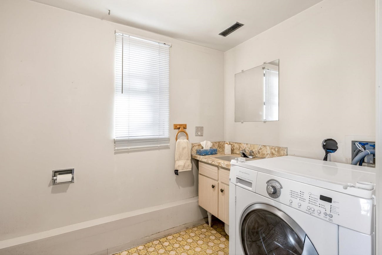 1347 Cornell Avenue - Central Coquitlam Single Family Residence for Sale, 3 Bedrooms (R3080989)# - 16