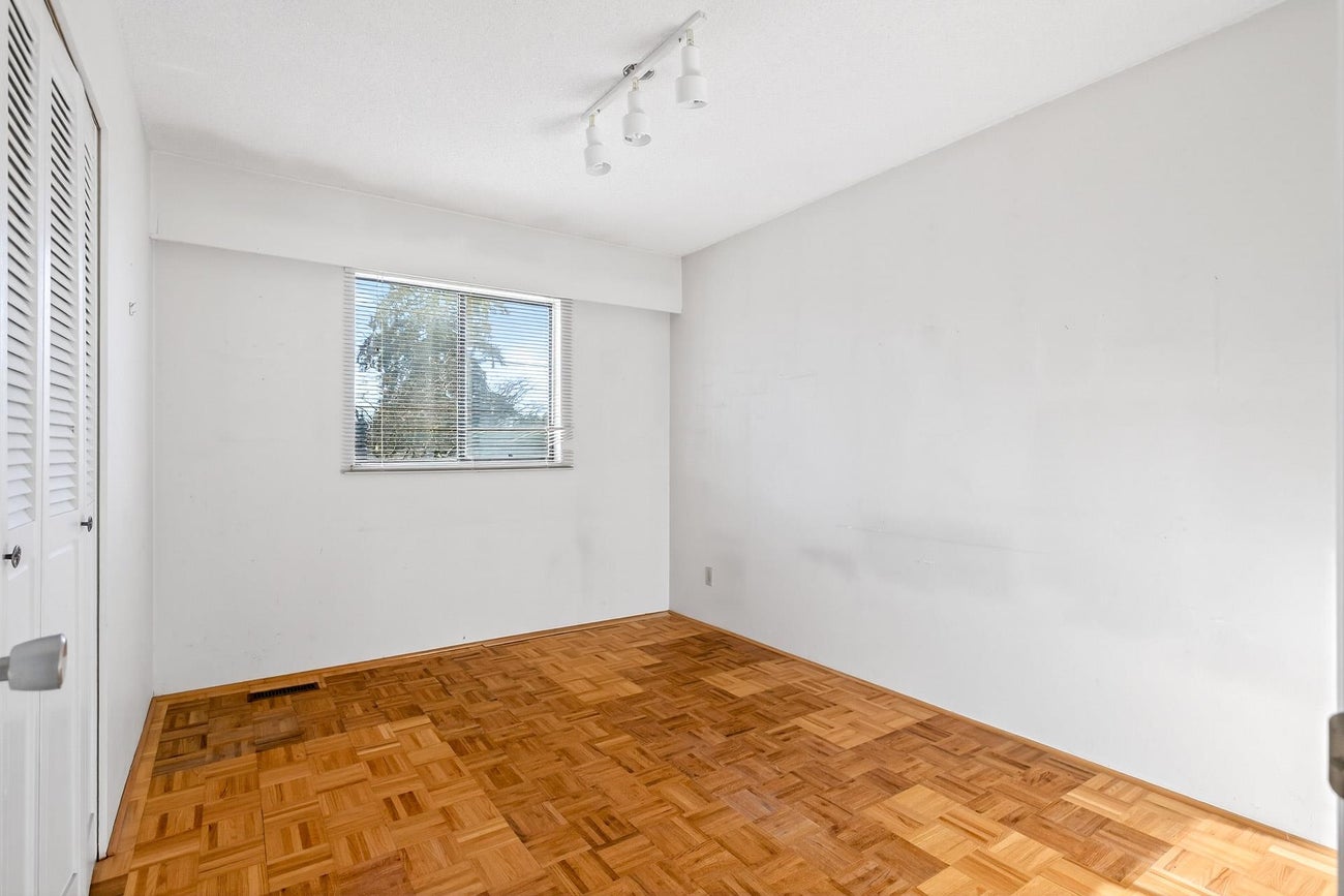 1347 Cornell Avenue - Central Coquitlam Single Family Residence for Sale, 3 Bedrooms (R3080989)# - 25