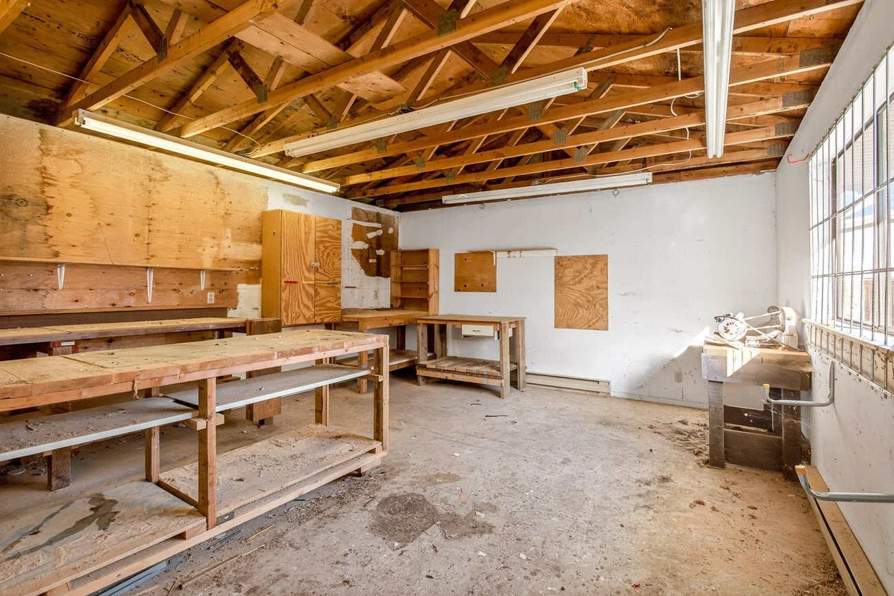 1347 Cornell Avenue - Central Coquitlam Single Family Residence for Sale, 3 Bedrooms (R3080989)# - 32