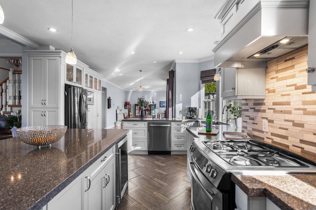 407 Delmont Street - Coquitlam West Single Family Residence for Sale, 6 Bedrooms (R3081097)# - 10