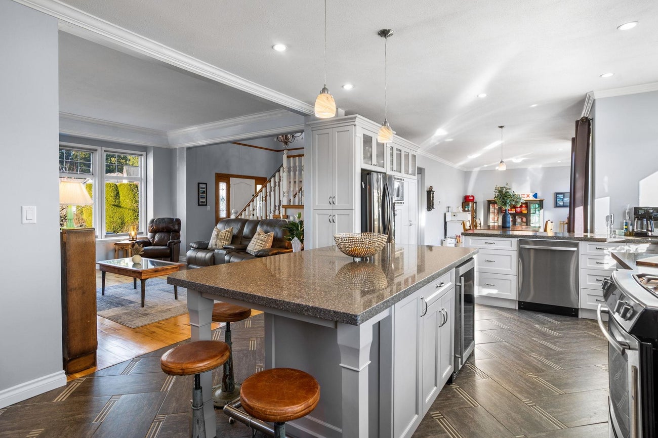 407 Delmont Street - Coquitlam West Single Family Residence for Sale, 6 Bedrooms (R3081097)# - 12