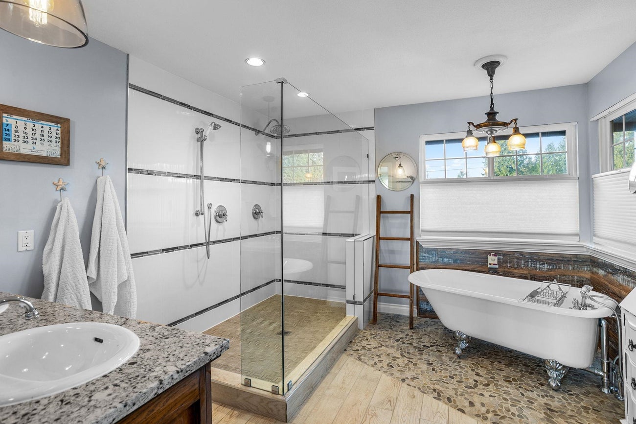 407 Delmont Street - Coquitlam West Single Family Residence for Sale, 6 Bedrooms (R3081097)# - 20