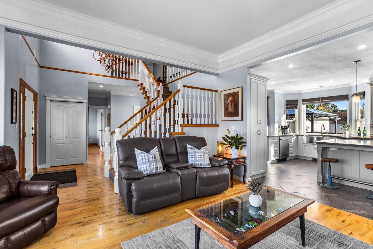 407 Delmont Street - Coquitlam West Single Family Residence for Sale, 6 Bedrooms (R3081097)# - 3