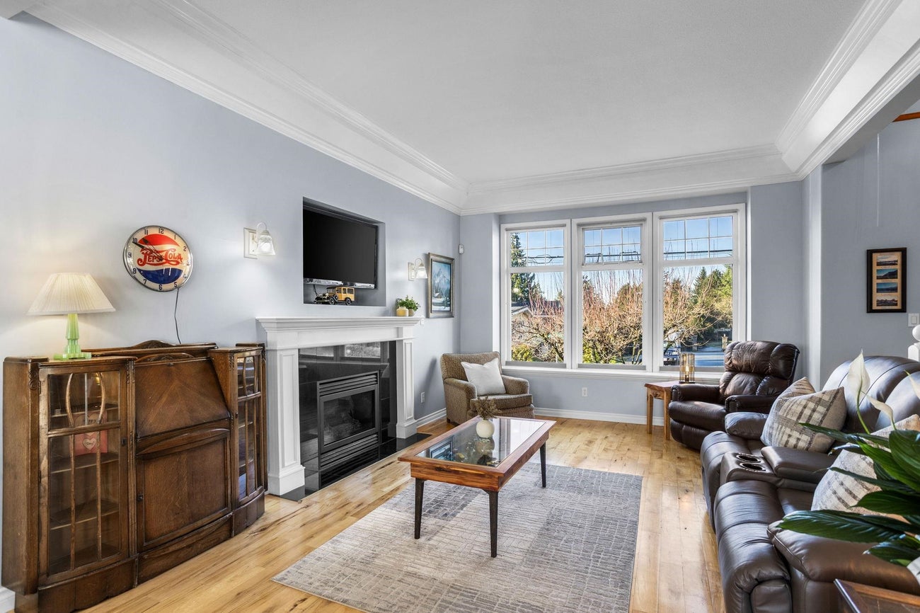 407 Delmont Street - Coquitlam West Single Family Residence for Sale, 6 Bedrooms (R3081097)# - 4