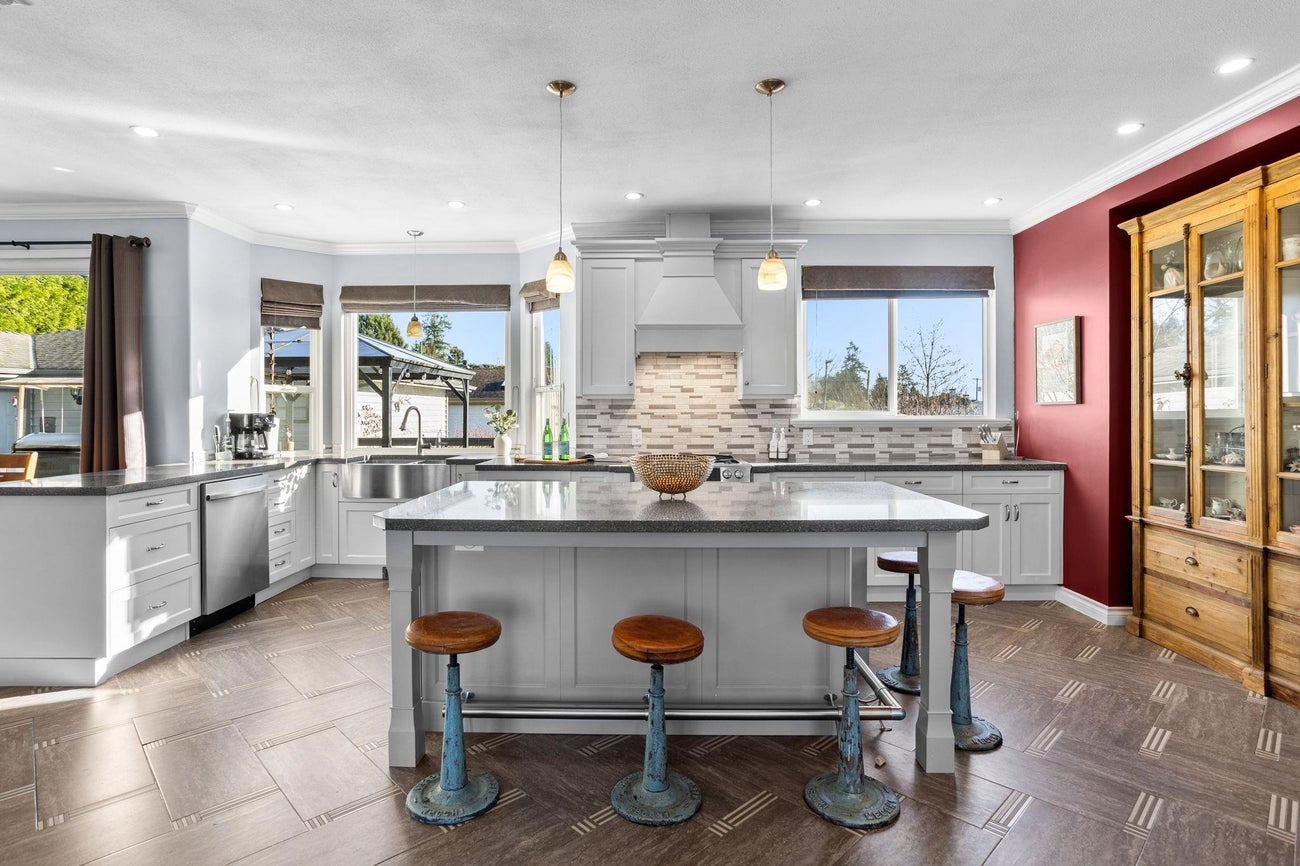 407 Delmont Street - Coquitlam West Single Family Residence for Sale, 6 Bedrooms (R3081097)# - 6