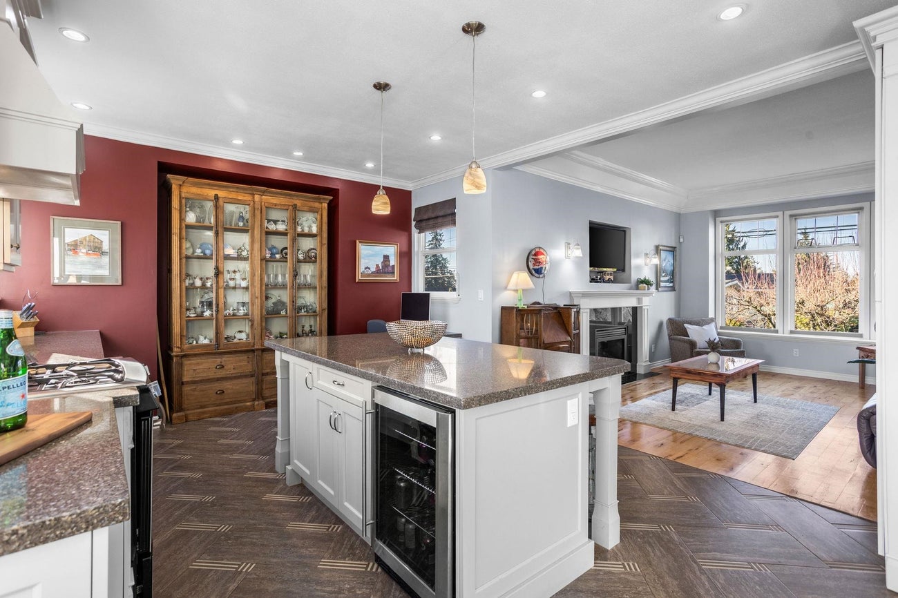 407 Delmont Street - Coquitlam West Single Family Residence for Sale, 6 Bedrooms (R3081097)# - 9