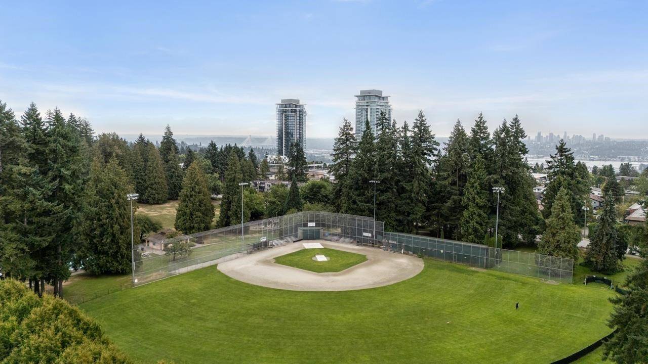 674 Blue Mountain Street - Coquitlam West Single Family Residence for Sale, 3 Bedrooms (R3081338)# - 21