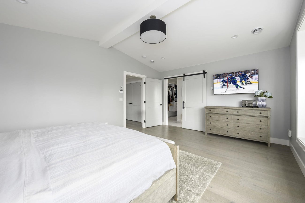 702 Robinson Street - Coquitlam West Single Family Residence for Sale, 6 Bedrooms (R3081841)# - 15