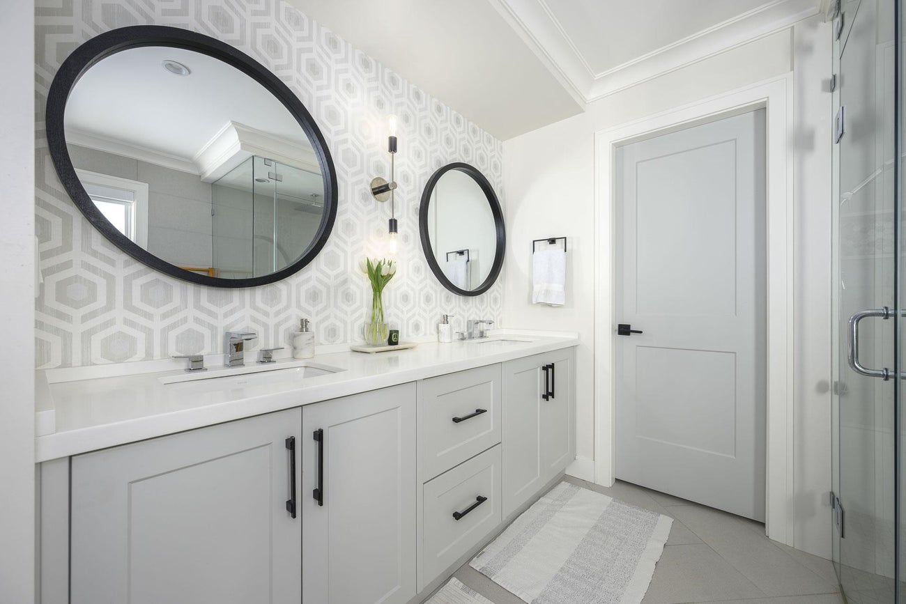 702 Robinson Street - Coquitlam West Single Family Residence for Sale, 6 Bedrooms (R3081841)# - 17