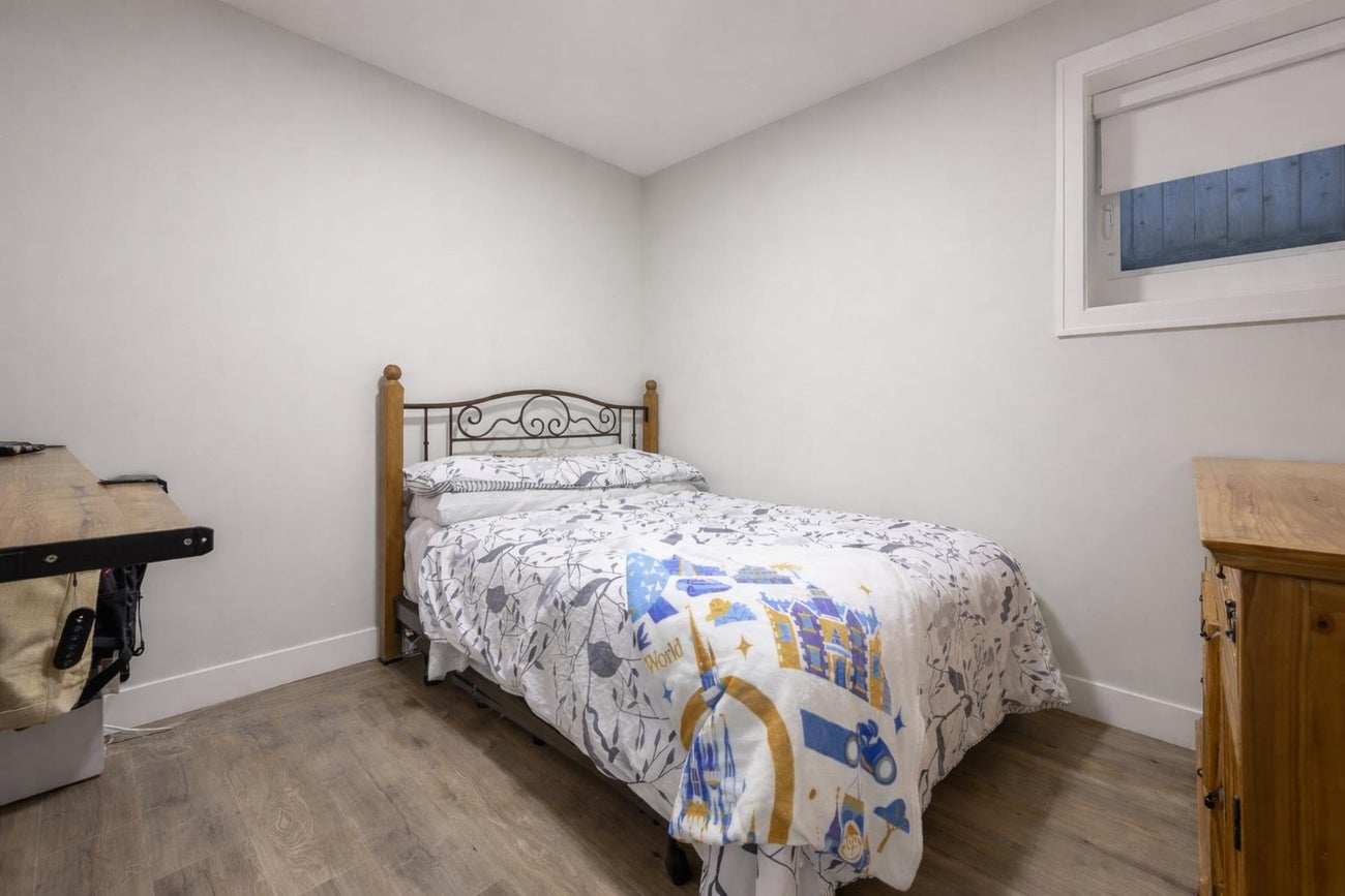 702 Robinson Street - Coquitlam West Single Family Residence for Sale, 6 Bedrooms (R3081841)# - 29