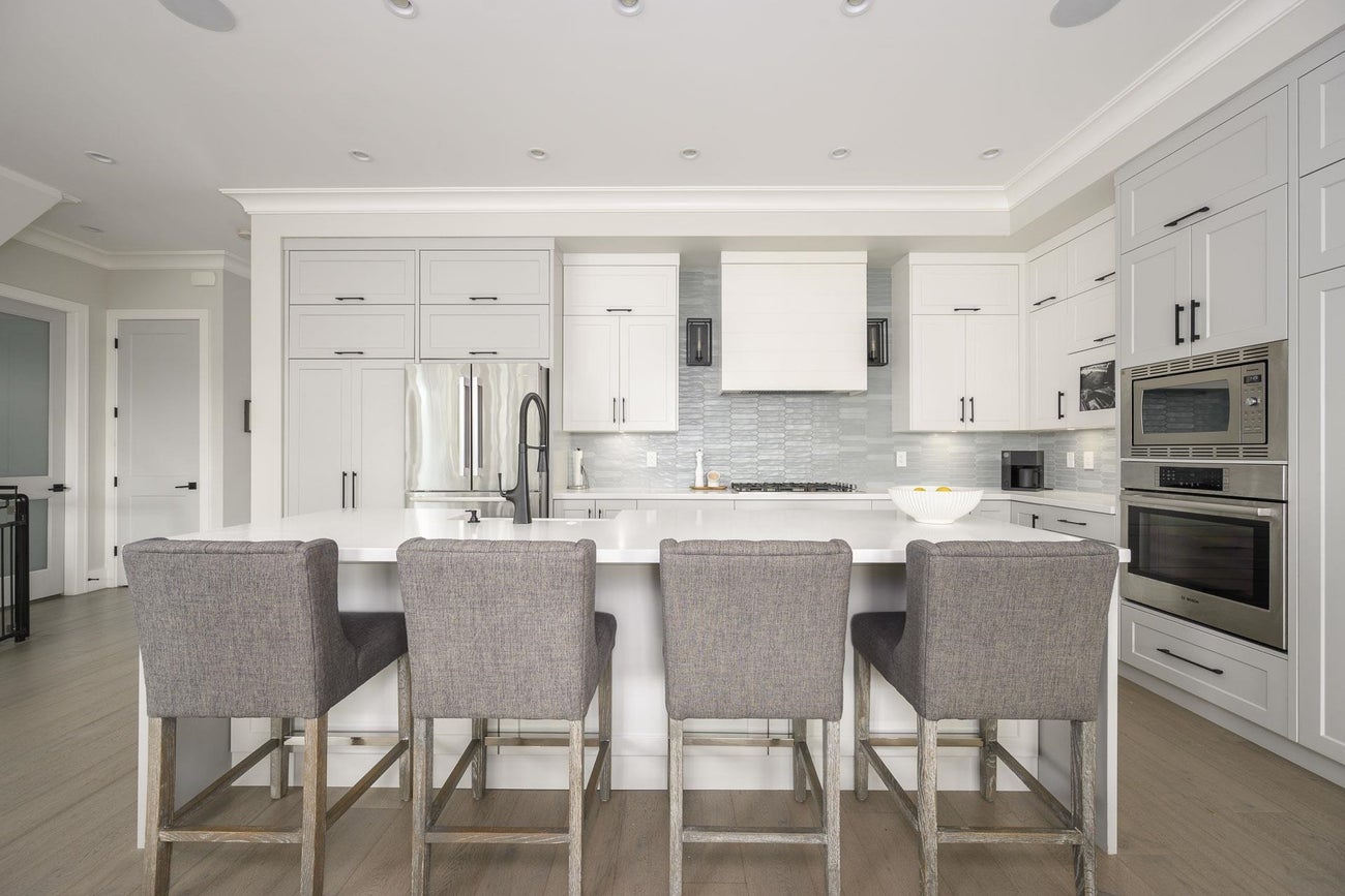 702 Robinson Street - Coquitlam West Single Family Residence for Sale, 6 Bedrooms (R3081841)# - 3