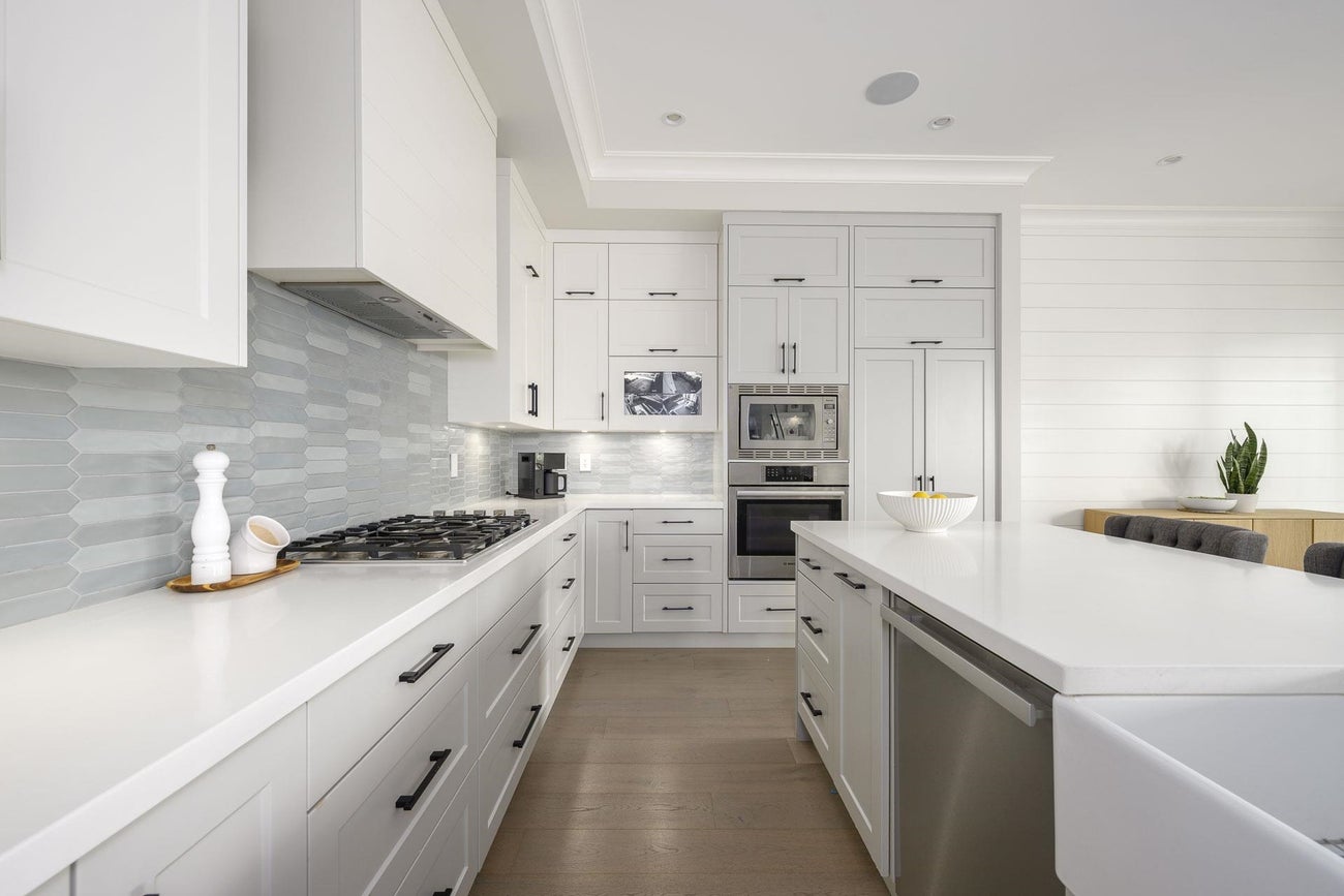 702 Robinson Street - Coquitlam West Single Family Residence for Sale, 6 Bedrooms (R3081841)# - 4