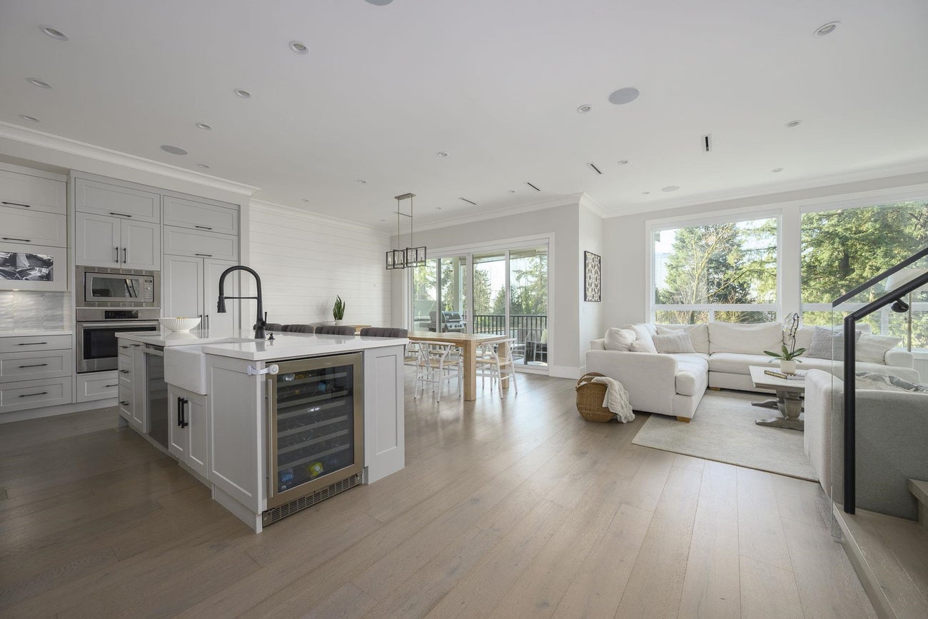 702 Robinson Street - Coquitlam West Single Family Residence for Sale, 6 Bedrooms (R3081841)# - 5