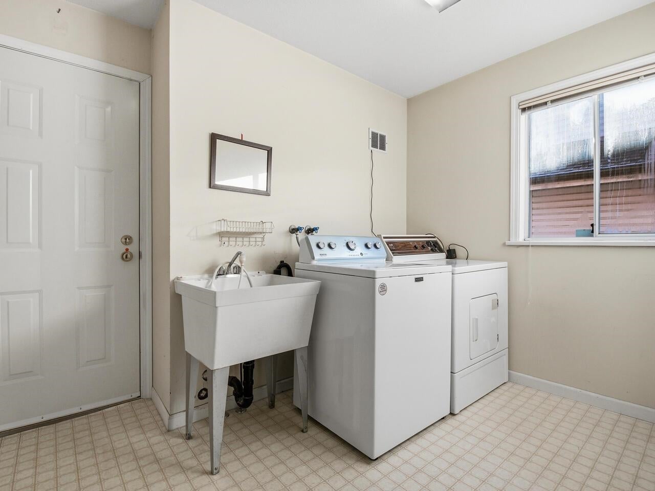 680 Linton Street - Central Coquitlam Single Family Residence for Sale, 3 Bedrooms (R3081908)# - 23