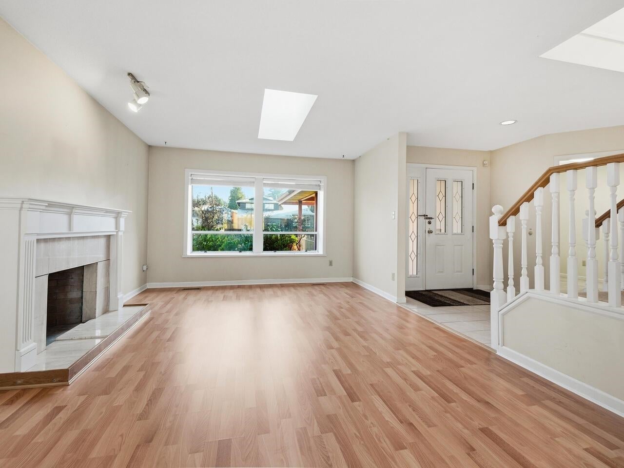 680 Linton Street - Central Coquitlam Single Family Residence for Sale, 3 Bedrooms (R3081908)# - 4