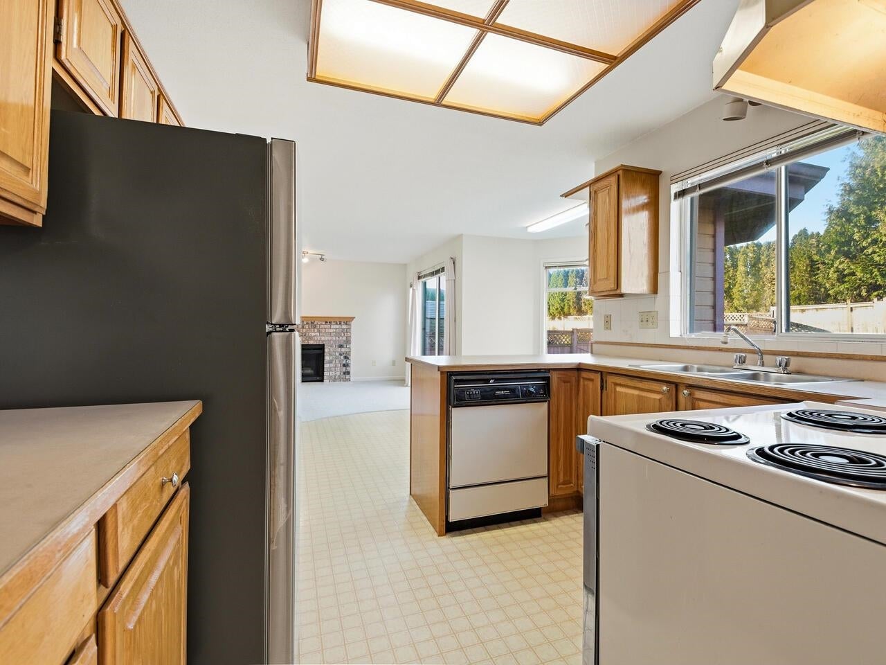 680 Linton Street - Central Coquitlam Single Family Residence for Sale, 3 Bedrooms (R3081908)# - 7