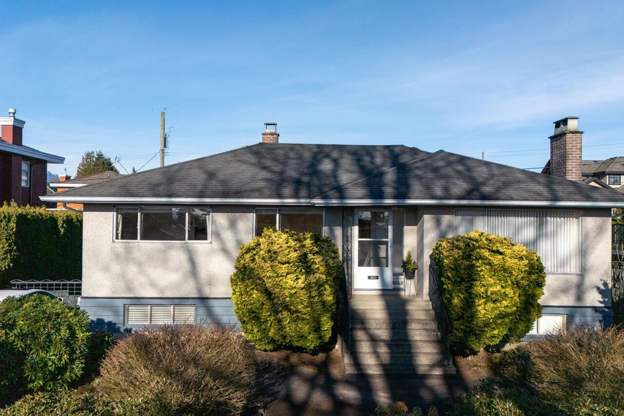 6545 Charles Street - Sperling-Duthie Single Family Residence for Sale, 4 Bedrooms (R3081951)# - 3