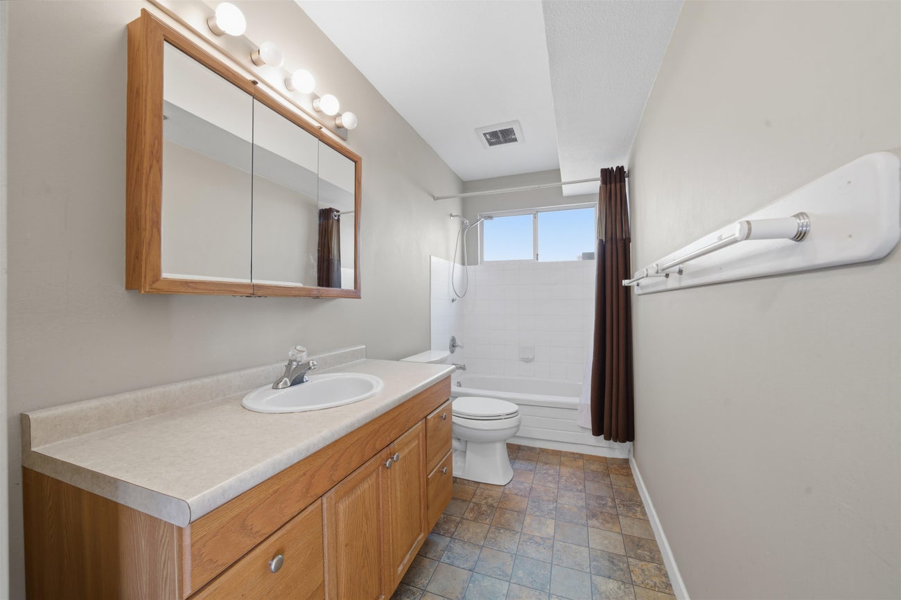 4468 Graveley Street - Brentwood Park Single Family Residence for Sale, 4 Bedrooms (R3083184)# - 39 4468 Graveley Street - Brentwood Park Single Family Residence for Sale, 4 Bedrooms (R3083184)# - 39