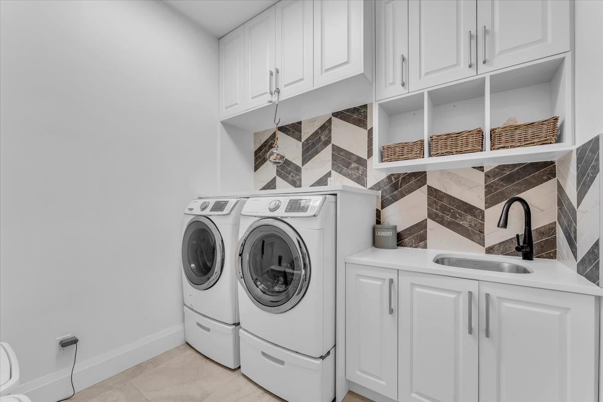 2268 Latimer Avenue - Central Coquitlam Single Family Residence for Sale, 7 Bedrooms (R3083291)# - 14