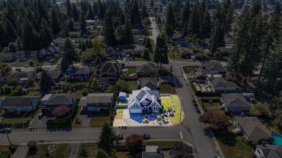 2268 Latimer Avenue - Central Coquitlam Single Family Residence for Sale, 7 Bedrooms (R3083291)# - 38