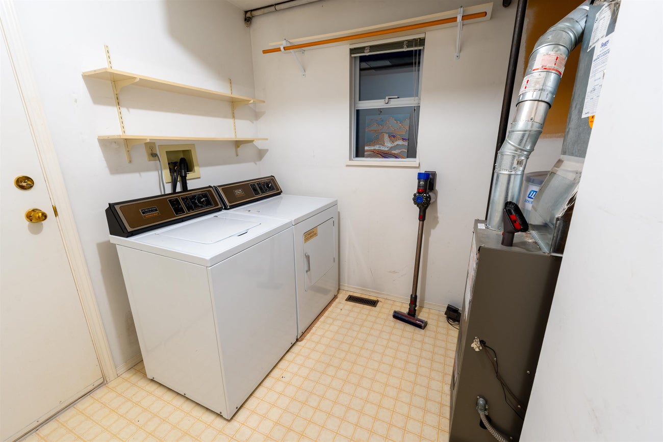 2986 Delahaye Drive - Canyon Springs single-family-residence for Sale, 4 Bedrooms (R3083871)# - 11