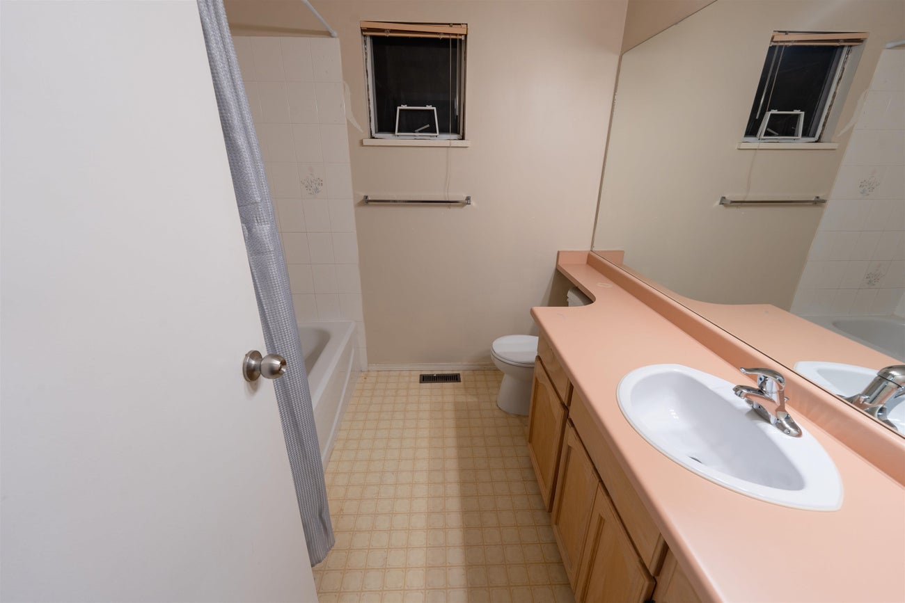 2986 Delahaye Drive - Canyon Springs single-family-residence for Sale, 4 Bedrooms (R3083871)# - 20