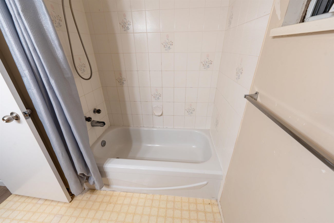 2986 Delahaye Drive - Canyon Springs single-family-residence for Sale, 4 Bedrooms (R3083871)# - 21