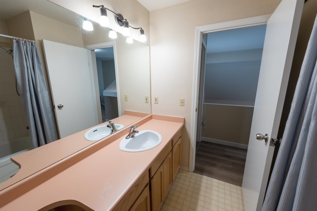 2986 Delahaye Drive - Canyon Springs single-family-residence for Sale, 4 Bedrooms (R3083871)# - 22