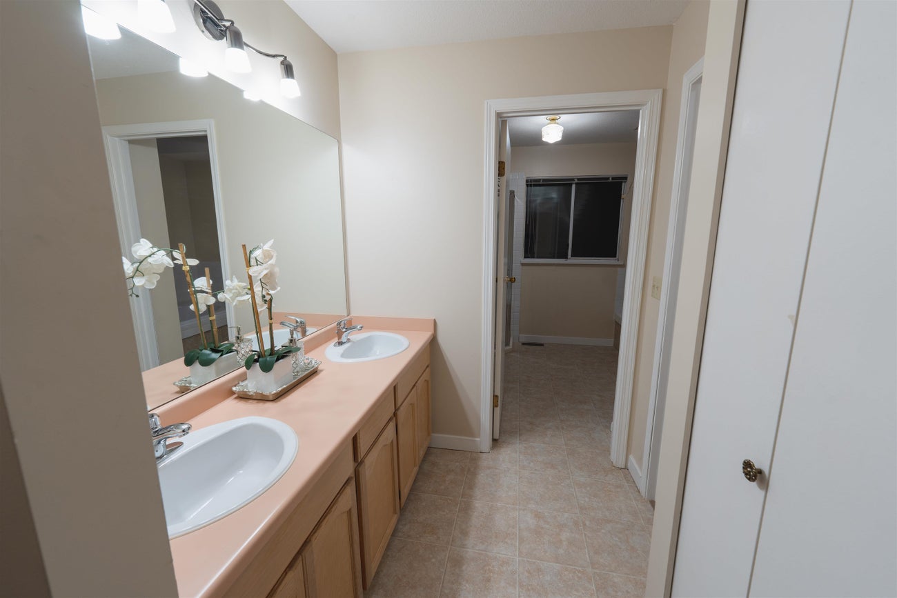 2986 Delahaye Drive - Canyon Springs single-family-residence for Sale, 4 Bedrooms (R3083871)# - 25