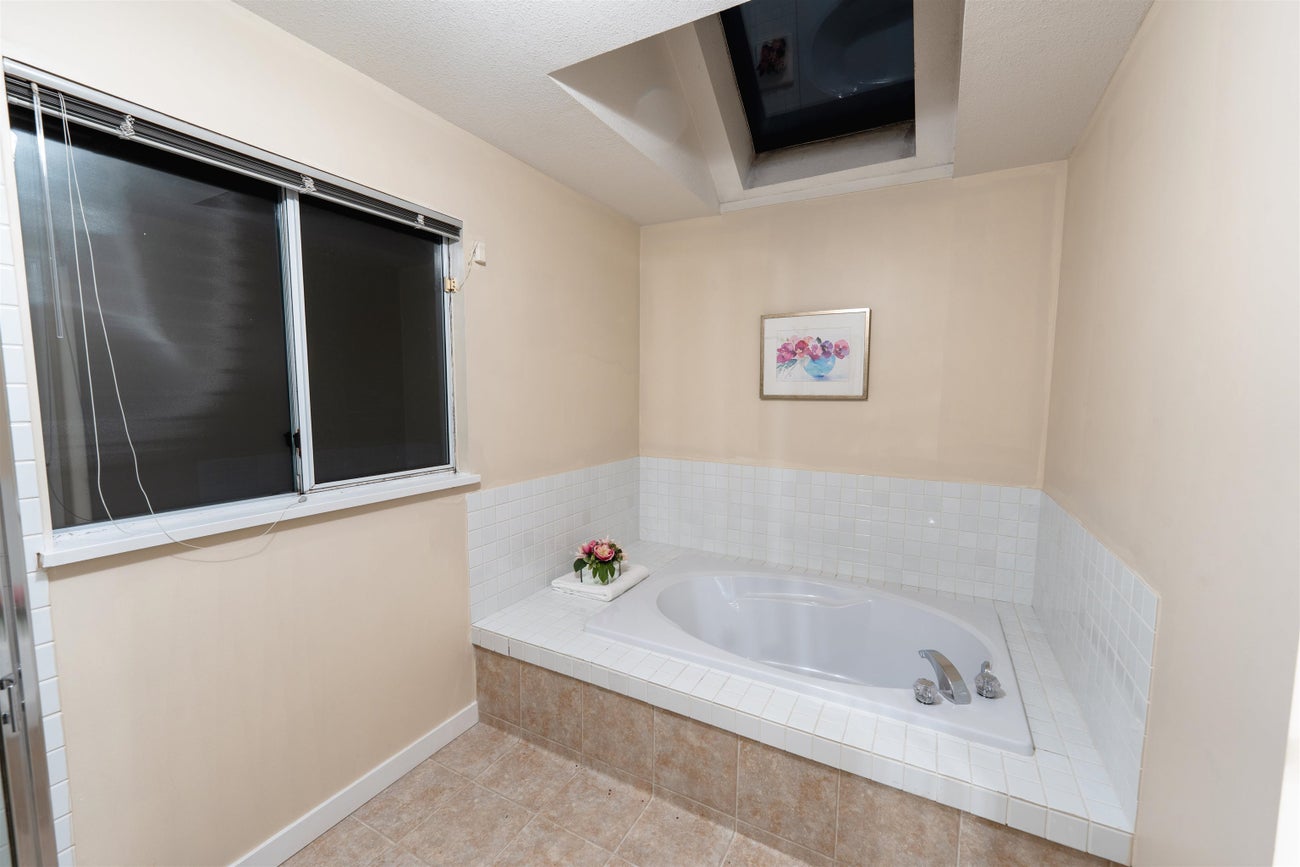 2986 Delahaye Drive - Canyon Springs single-family-residence for Sale, 4 Bedrooms (R3083871)# - 30