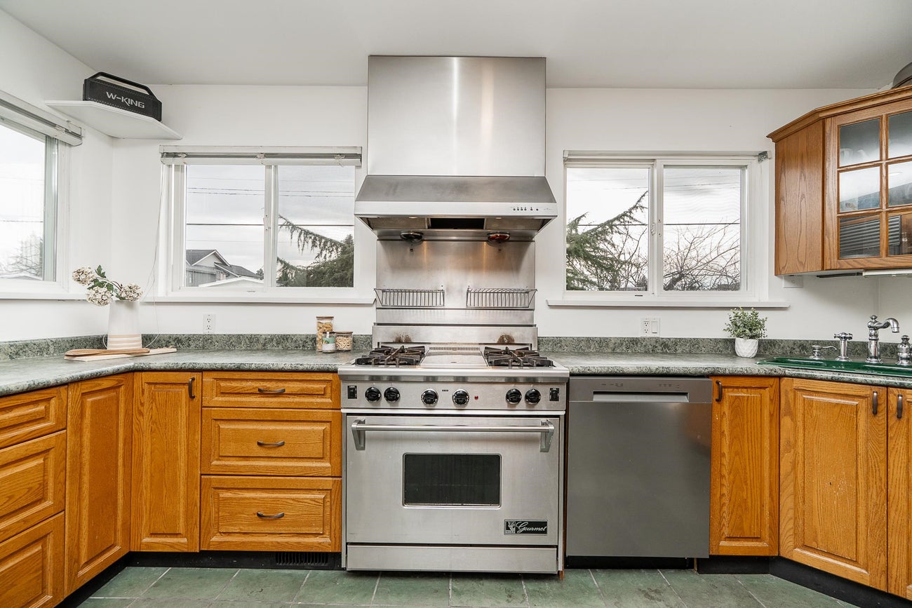 1415 Cornell Avenue - Central Coquitlam Single Family Residence for Sale, 4 Bedrooms (R3084636)# - 11