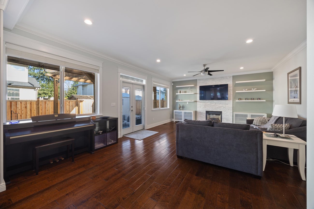 651 Chapman Avenue - Coquitlam West Single Family Residence for Sale, 6 Bedrooms (R3084656)# - 11