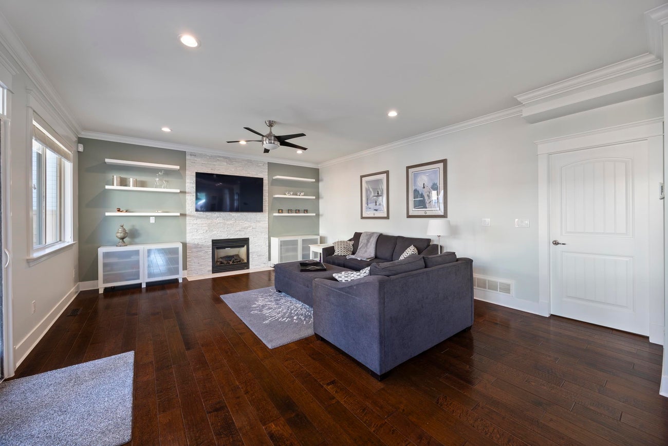 651 Chapman Avenue - Coquitlam West Single Family Residence for Sale, 6 Bedrooms (R3084656)# - 12