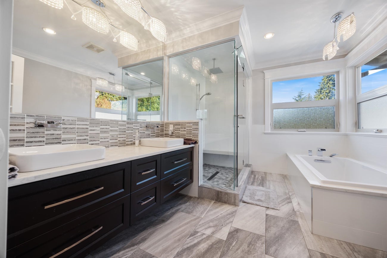 651 Chapman Avenue - Coquitlam West Single Family Residence for Sale, 6 Bedrooms (R3084656)# - 19