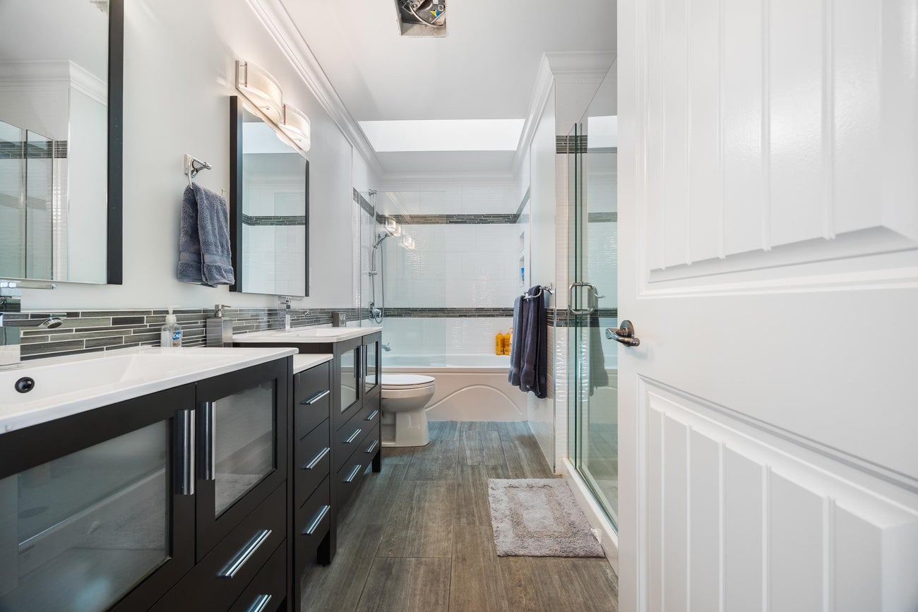 651 Chapman Avenue - Coquitlam West Single Family Residence for Sale, 6 Bedrooms (R3084656)# - 23