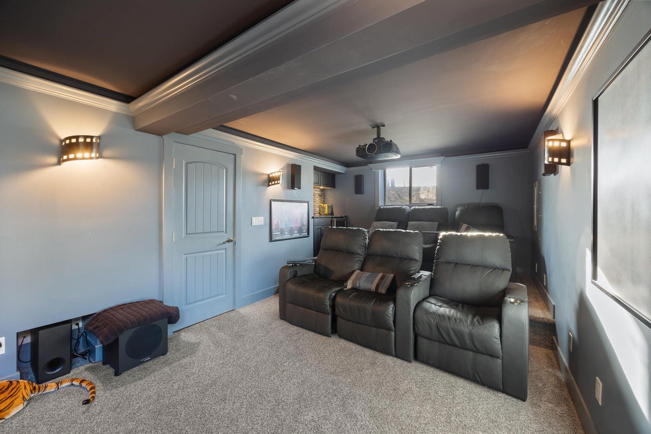 651 Chapman Avenue - Coquitlam West Single Family Residence for Sale, 6 Bedrooms (R3084656)# - 25