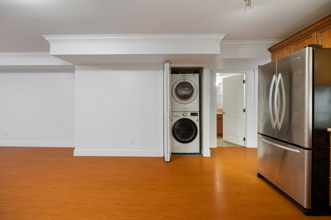 651 Chapman Avenue - Coquitlam West Single Family Residence for Sale, 6 Bedrooms (R3084656)# - 31