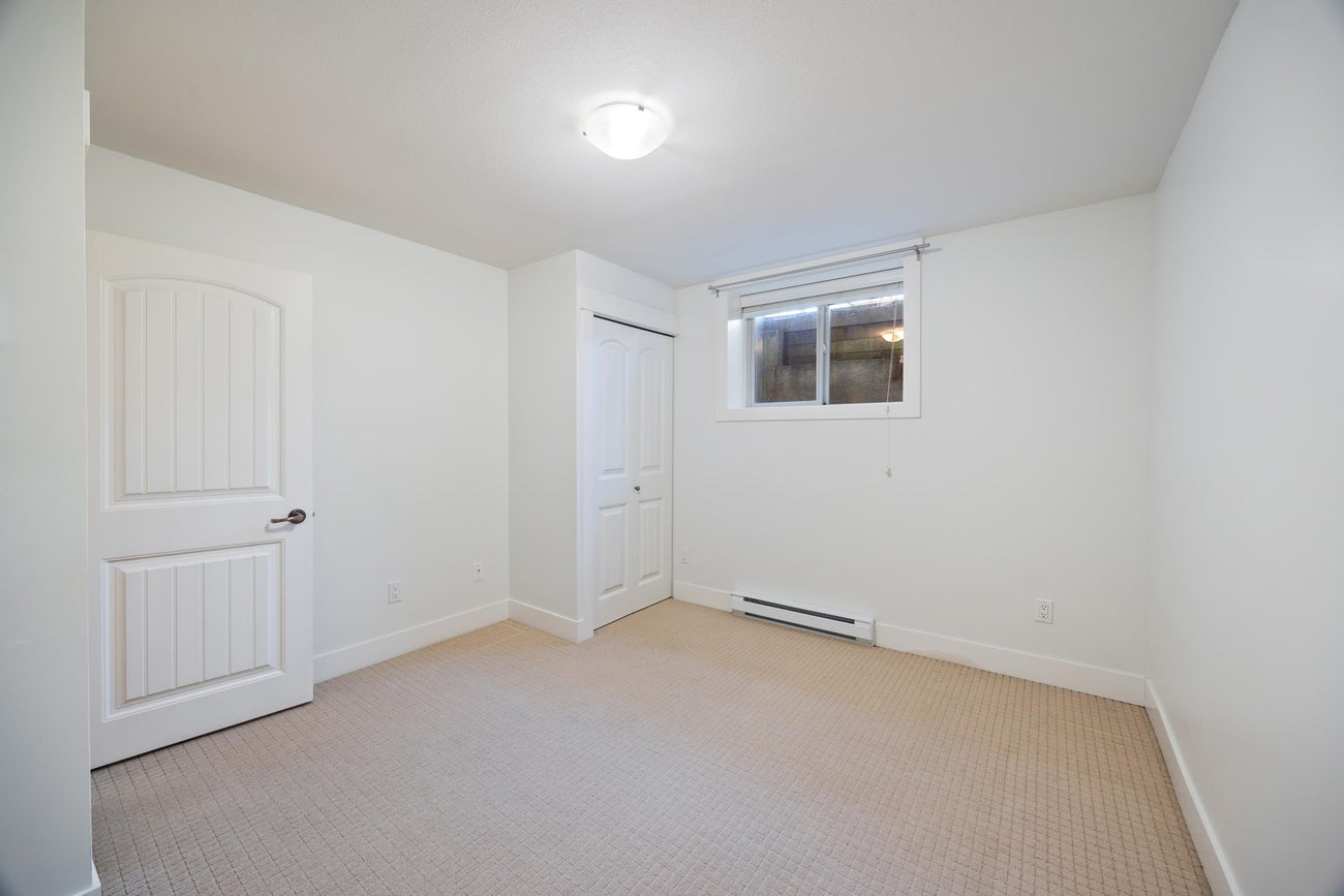 651 Chapman Avenue - Coquitlam West Single Family Residence for Sale, 6 Bedrooms (R3084656)# - 33